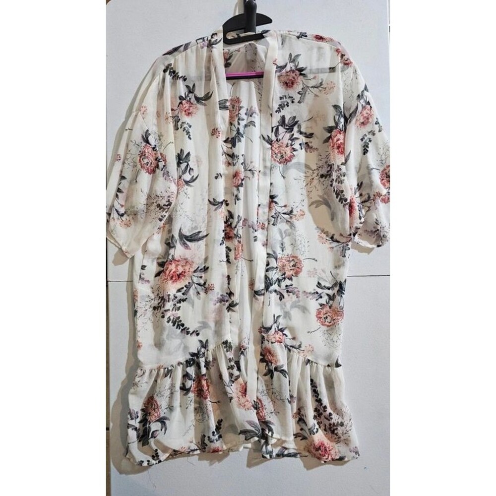 Charlotte Russe White Floral Sheer Open Front Ruffle Hem Kimono S/M